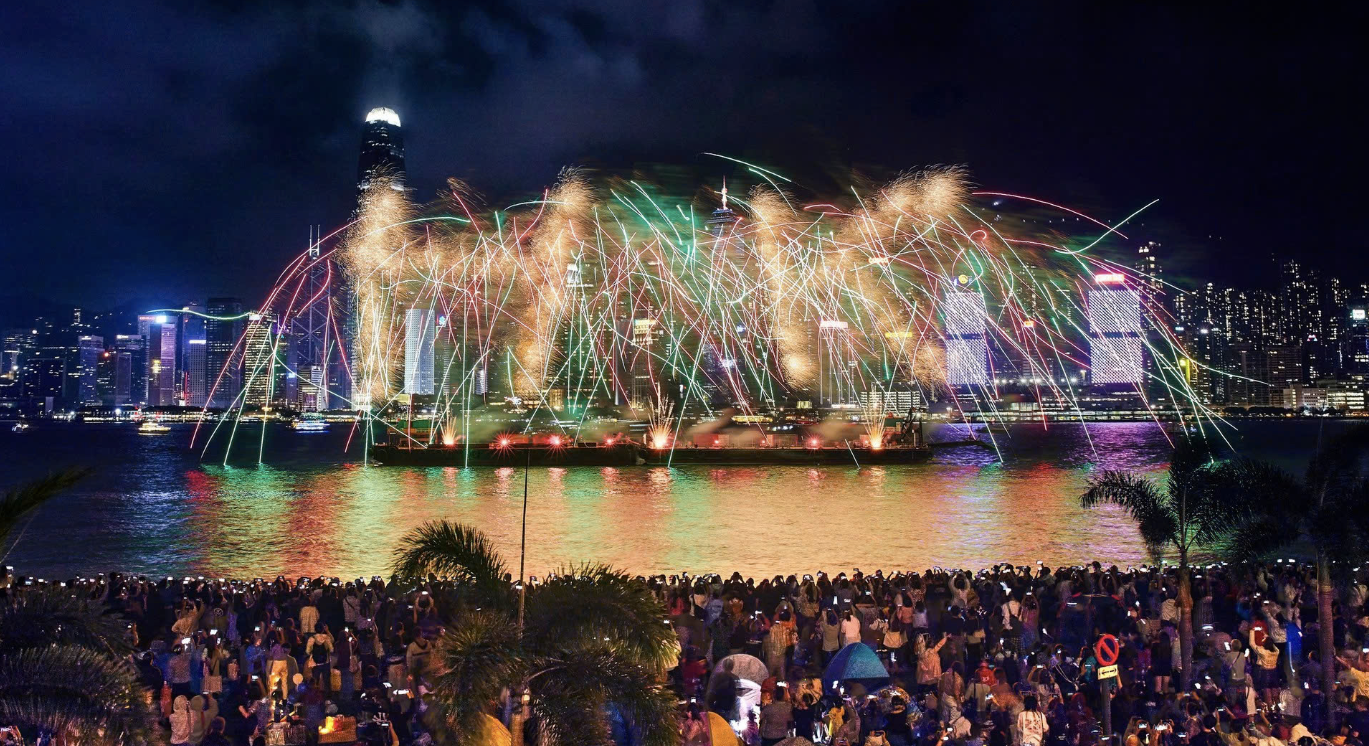 Hong Kong Self-Guided Travel Tips: What to Prepare, Where to Go? 21 Year-end festive atmosphere in Hong Kong