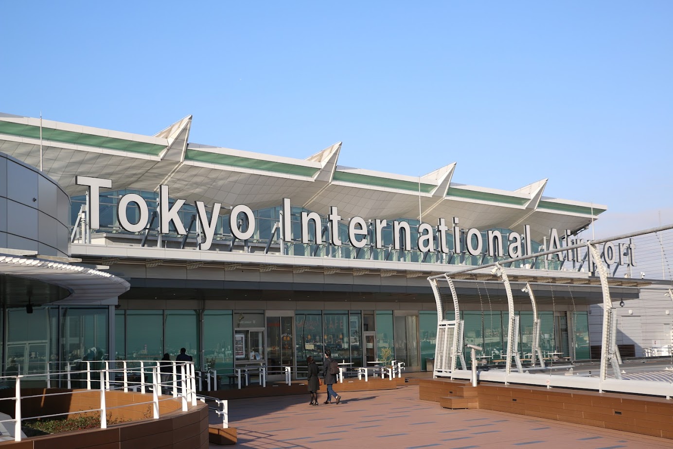 Tips for Buying a Japan Travel SIM: Choose Right, Stay Connected 9 Buy a Japan travel SIM at the airport