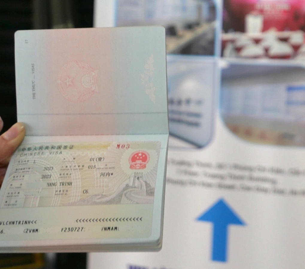 11 Important Things to Know When Traveling to China 10 A China travel visa should be prepared in advance