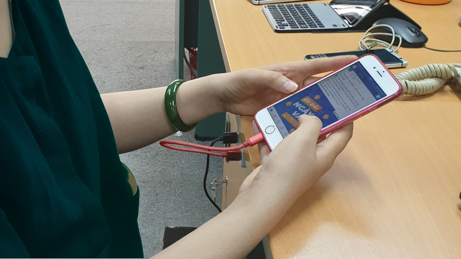 Does eSIM Make Your Phone Hot? Causes and Fixes 18 Avoid charging while using heavy data