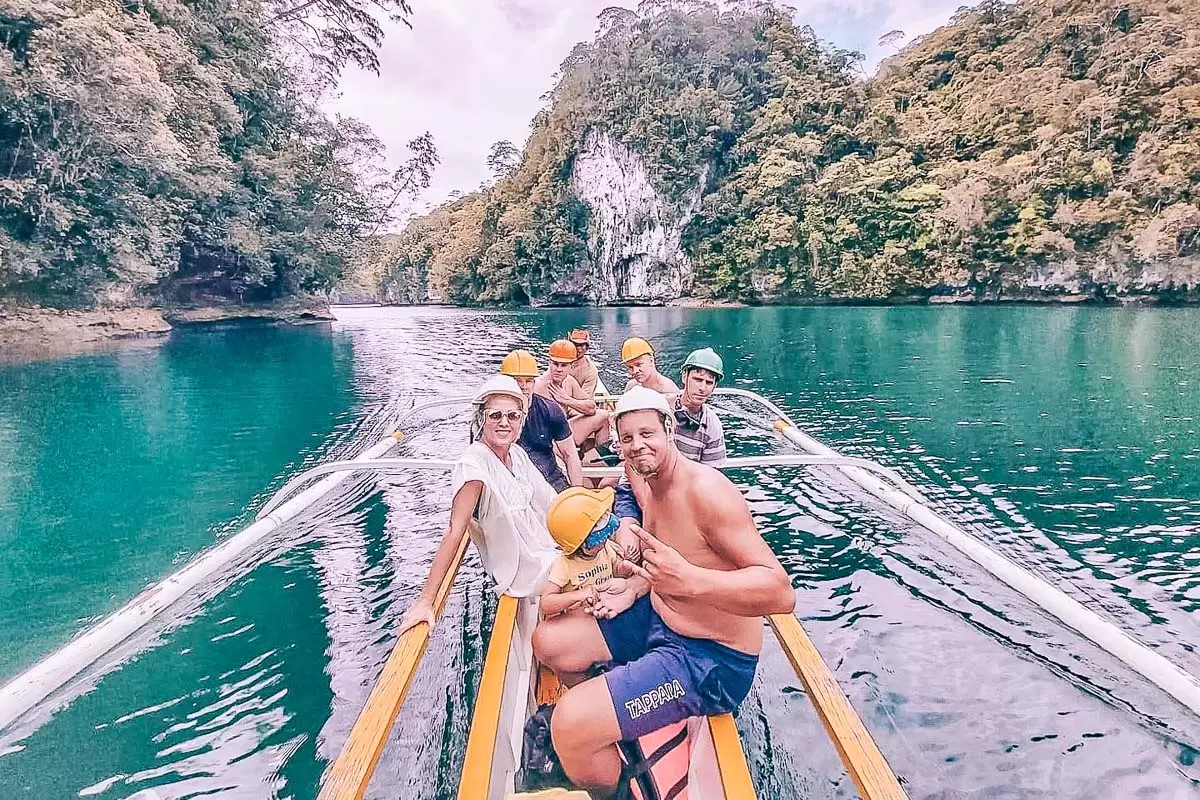 Can you use social media while traveling in the Philippines?