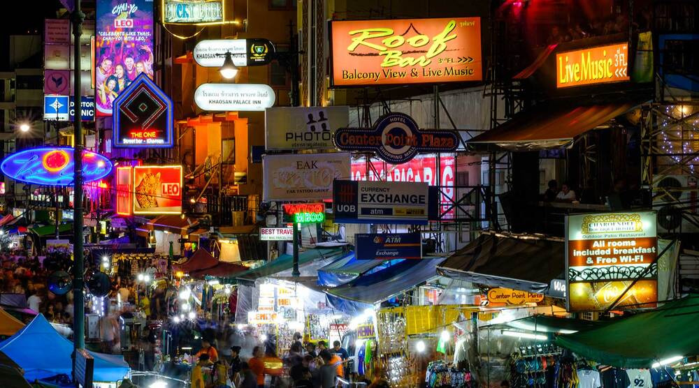 Why is Thailand a shopping paradise for tourists?
