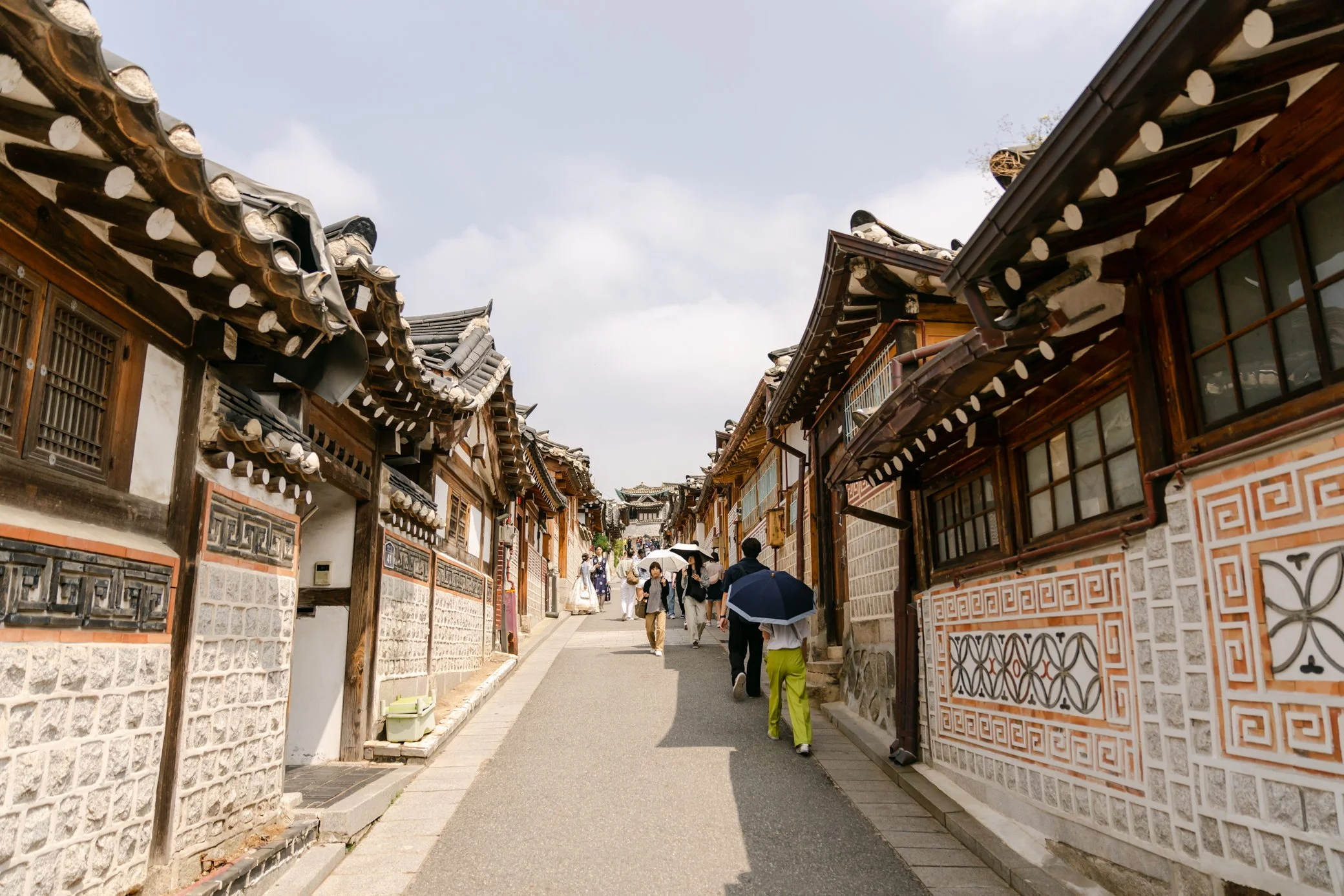 Top 20 Famous Places in Seoul 2026: Opening Hours, Ticket Prices, Subway 12 Bukchon Hanok Village