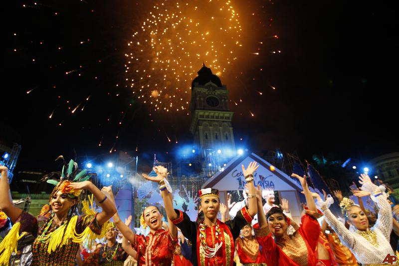 Traveling to Malaysia in July: Complete Guide 22 Learning about local culture and beliefs